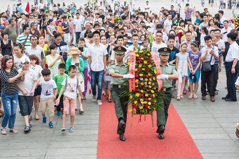 開(kāi)挖機(jī)，坐游艇、飛機(jī) 山河智能開(kāi)展員工家屬開(kāi)放日活動(dòng)