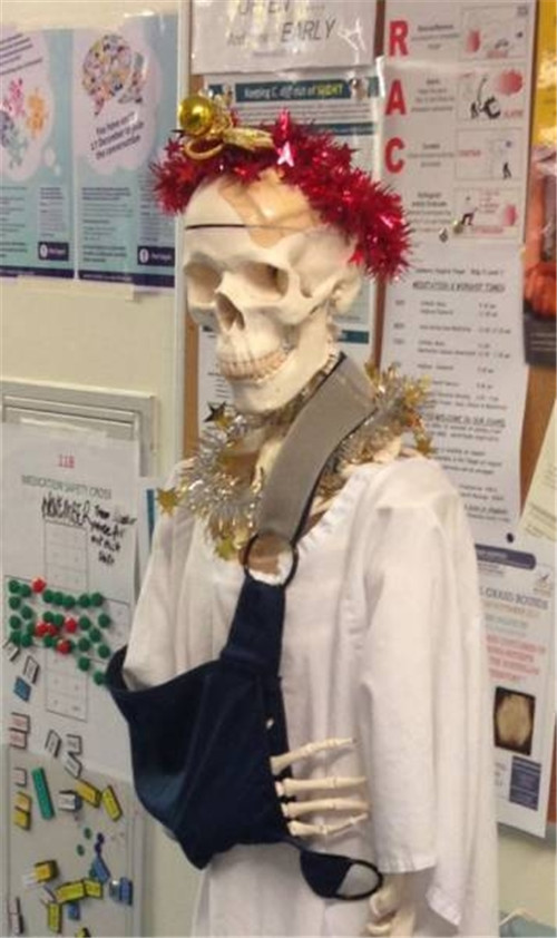 320名圣誕老人集體沖浪？八一八圣誕節(jié)奇聞趣事