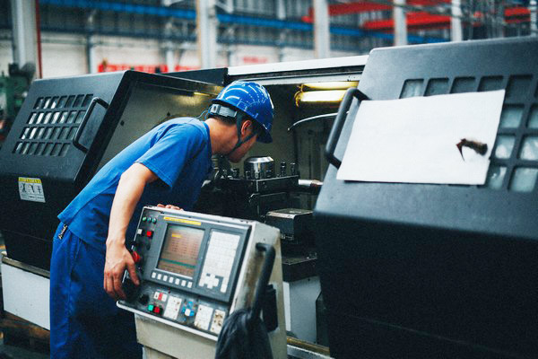 曾夢想當(dāng)廚師，卻成數(shù)控車工大師