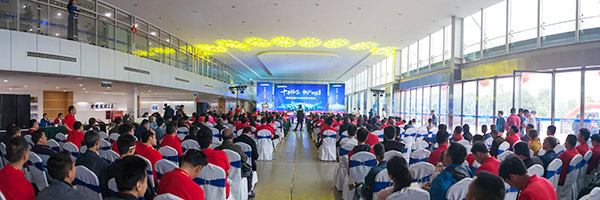 紅四月，山河智能挖掘機促銷會節(jié)節(jié)攀升