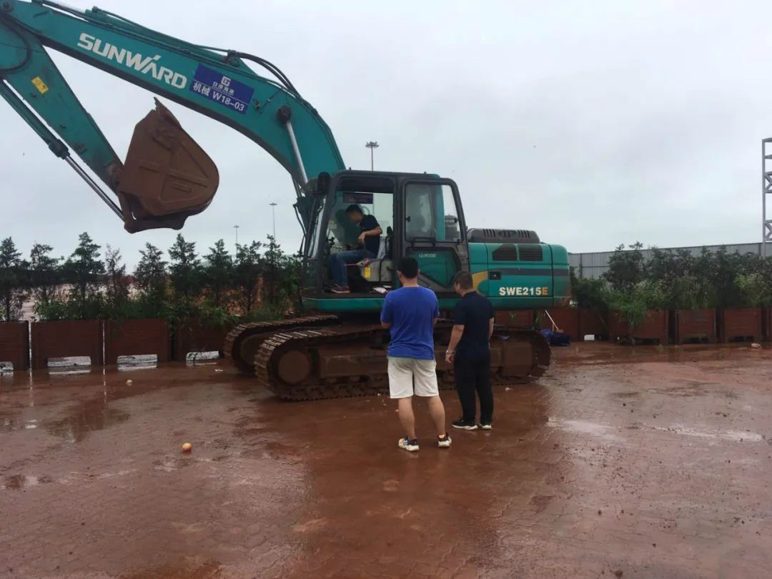 感恩相伴 關(guān)愛相隨——山河智能服務(wù)萬里行走進豫魯黔