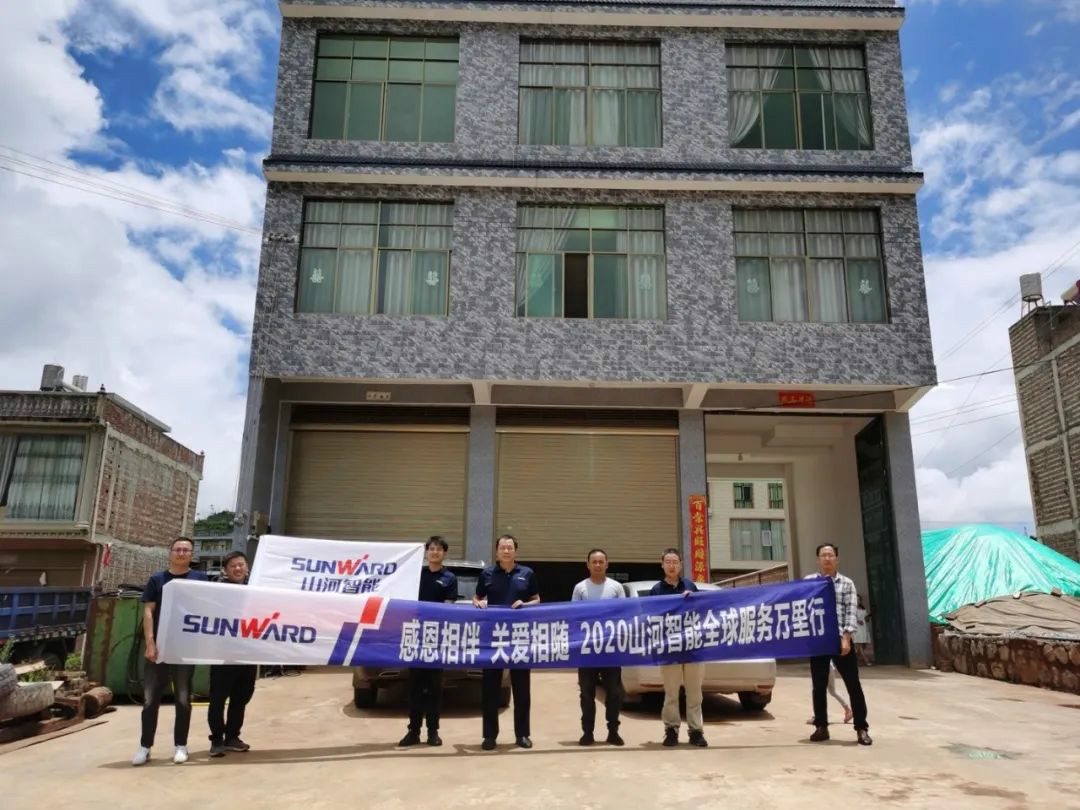 云南這個(gè)村有個(gè)挖掘機(jī)家族，創(chuàng)富有一套