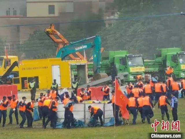 空地協(xié)同立體救援，山河智能無(wú)人化裝備亮相2021-北江流域防汛搶險(xiǎn)綜合演練