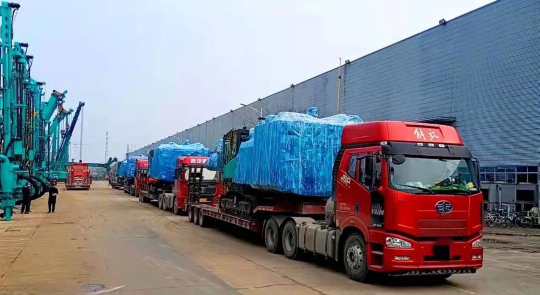 開門紅！山河智能鑿巖設(shè)備實現(xiàn)新年首單發(fā)貨