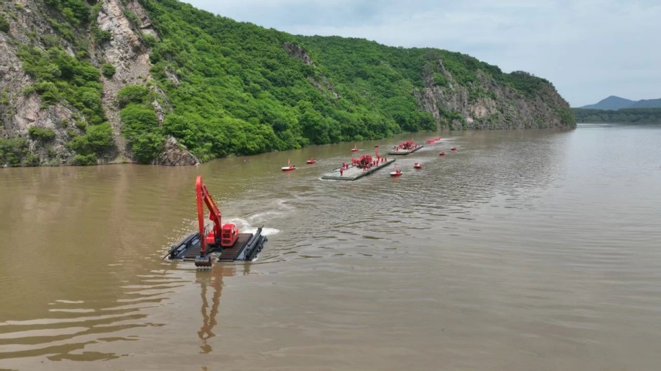 硬核破解“最后一公里”難題，山河智能應(yīng)急救援設(shè)備助力“應(yīng)急使命·2025”演習(xí)！