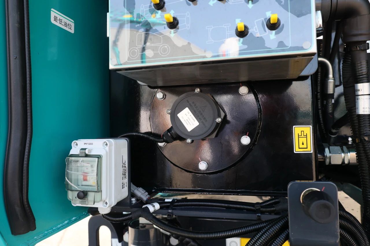 技術(shù)新標(biāo)桿！山河智能SWA22J-P柴動(dòng)曲臂式高空作業(yè)平臺(tái)下線！